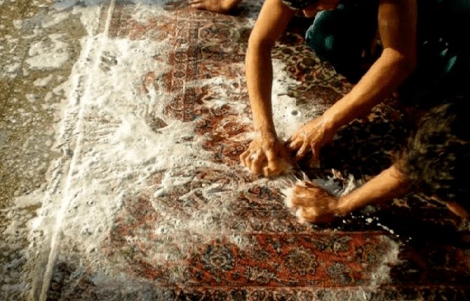 استفاده از شوینده مناسب شستن فرش